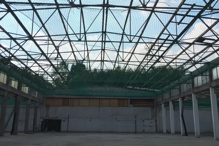 Gerüstbau, Fangnetze von Sassenberg + Pesch in Pulheim, Köln